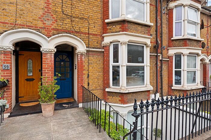 1 Bedroom Flat For Sale In The Terrace, Gravesend, Kent, DA12