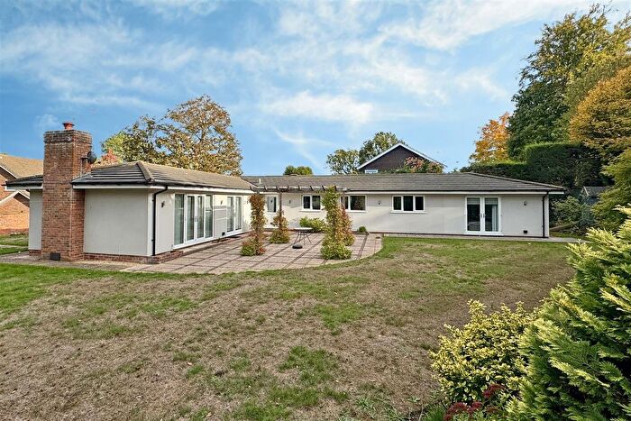 4 Bedroom Detached Bungalow For Sale In Woodmancourt, Godalming, GU7