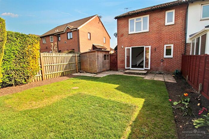 1 Bedroom End Of Terrace House For Sale In Caistor Close, Calcot, Reading, RG31