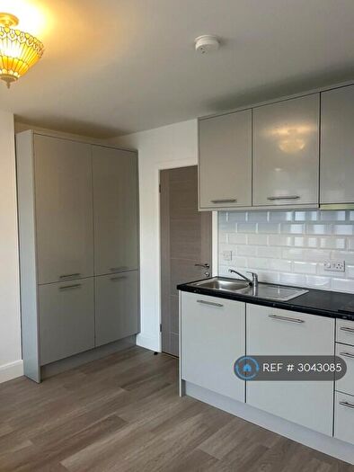 Studio To Rent In Morden, London, SM4