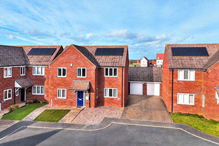 4 Bedroom Detached House For Sale In Pagnell Close, Wootton, Northampton, NN4