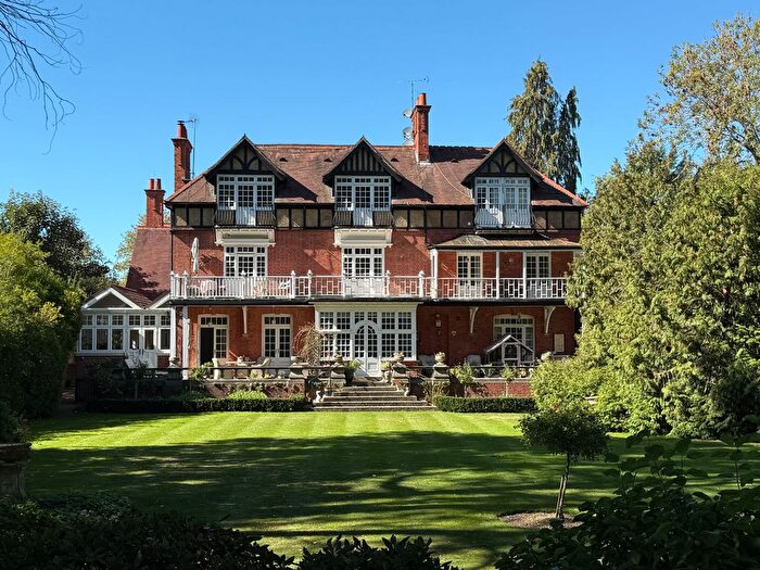 2 Bedroom Flat For Sale In Court Road, Maidenhead, SL6
