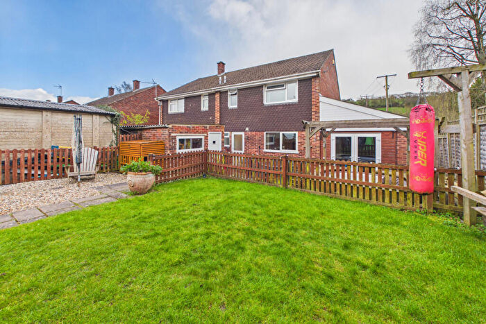 3 Bedroom Semi-Detached House For Sale In Oak Way, Littledean, GL14