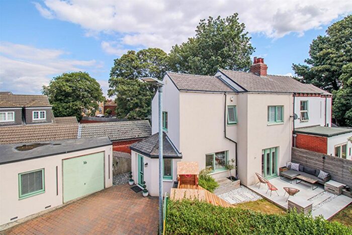 3 Bedroom Semi-Detached House For Sale In Greenbank Grove, Altofts, Normanton, WF6