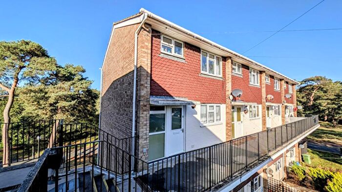 2 Bedroom Maisonette For Sale In Kildare Close, Bordon, Hampshire, GU35