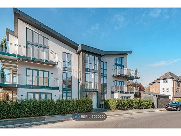 3 Bedroom Flat To Rent In Sensier House, Sutton, SM2