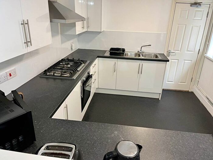 5 Bedroom Property To Rent In Rhyddings Park Road, Brynmill, Swansea, SA2
