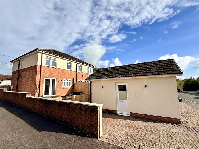3 Bedroom Semi-Detached House For Sale In Caerbryn Road, Penygroes, Llanelli, SA14