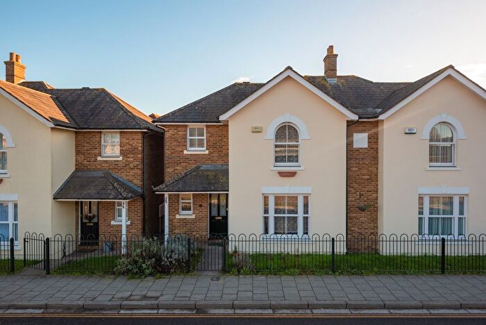 4 Bedroom Semi-Detached House For Sale In Station Road West, Canterbury, CT2