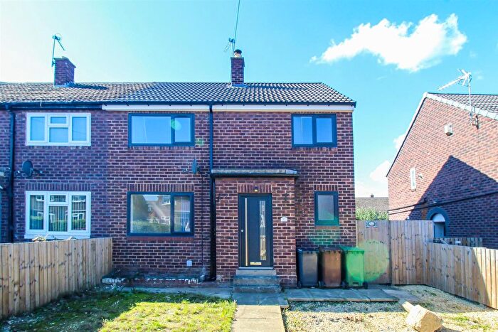 3 Bedroom Semi-Detached House For Sale In Embleton Road, Methley, Leeds, LS26