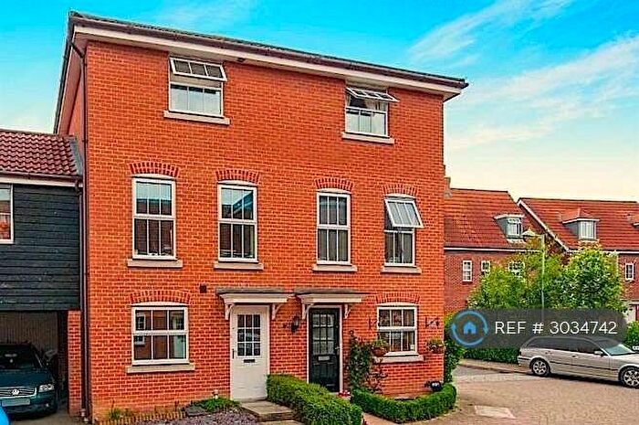 4 Bedroom Terraced House To Rent In Wagtail Drive, Bury St Edmunds, IP32