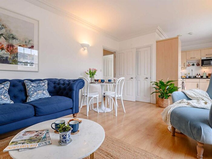 2 Bedroom Apartment To Rent In Bathwick Street, Bath, BA1