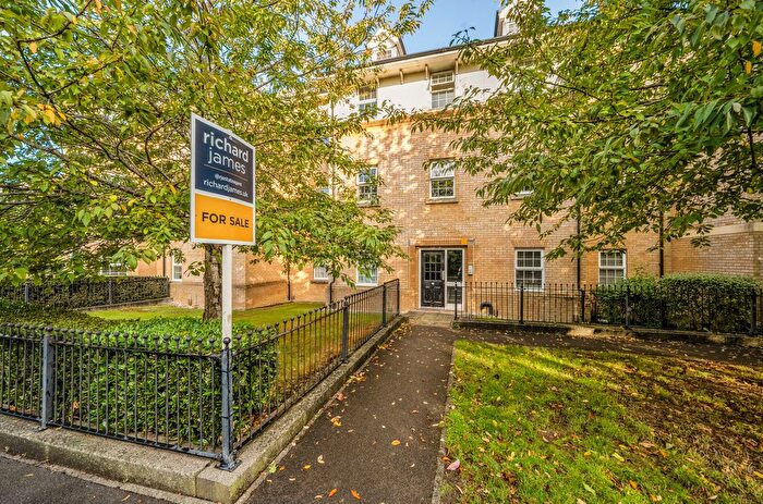 2 Bedroom Flat For Sale In Eastbury Way, Redhouse, Swindon, SN25