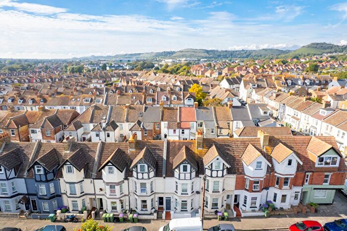 4 Bedroom Terraced House For Sale In Linden Crescent, Folkestone, CT19
