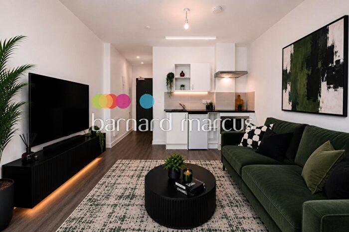 Apartment To Rent In Purley Way, Croydon, CR0