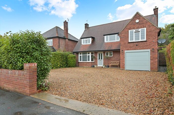 4 Bedroom Detached House For Sale In Westfield Road, Maidenhead, Berkshire, SL6