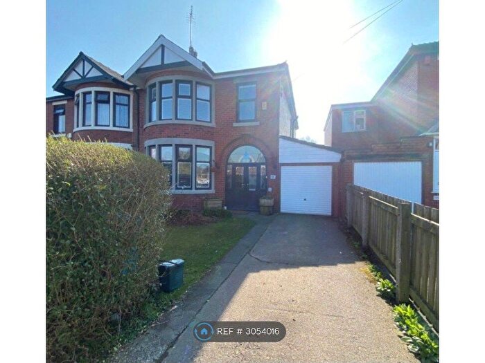 3 Bedroom Semi-Detached House To Rent In Alt Lane, Oldham, OL8