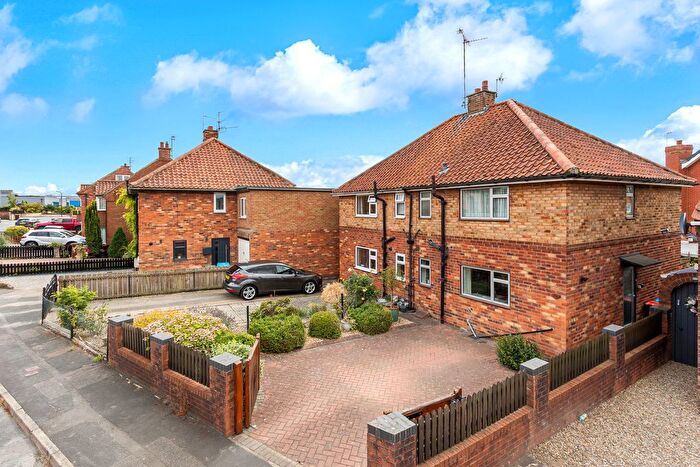 3 Bedroom Semi-Detached House For Sale In St. Peters Crescent, Norton, Malton, YO17