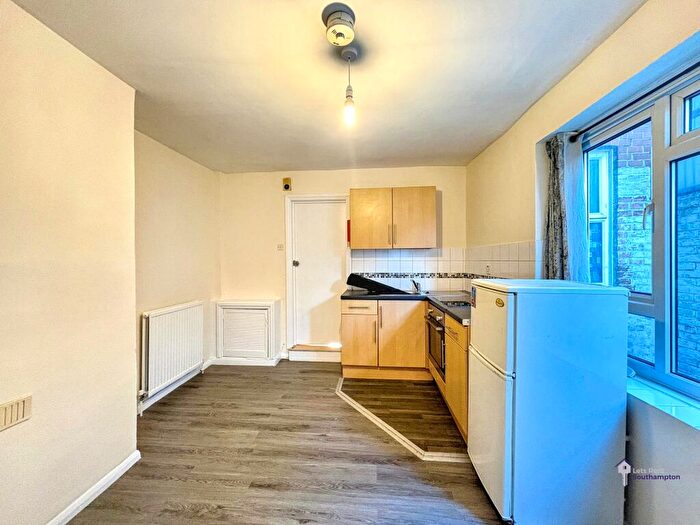 1 Bedroom Flat To Rent In Flat, Denzil Avenue, Southampton, SO14