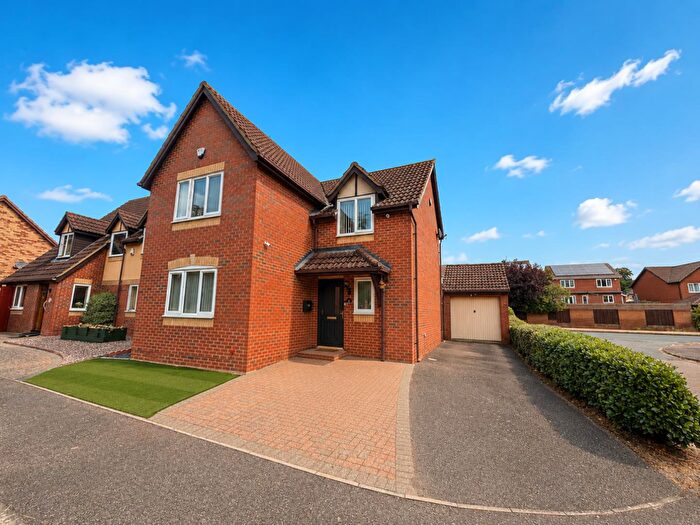4 Bedroom Detached House For Sale In Bramley Grove, Little Billing, Northampton, NN3
