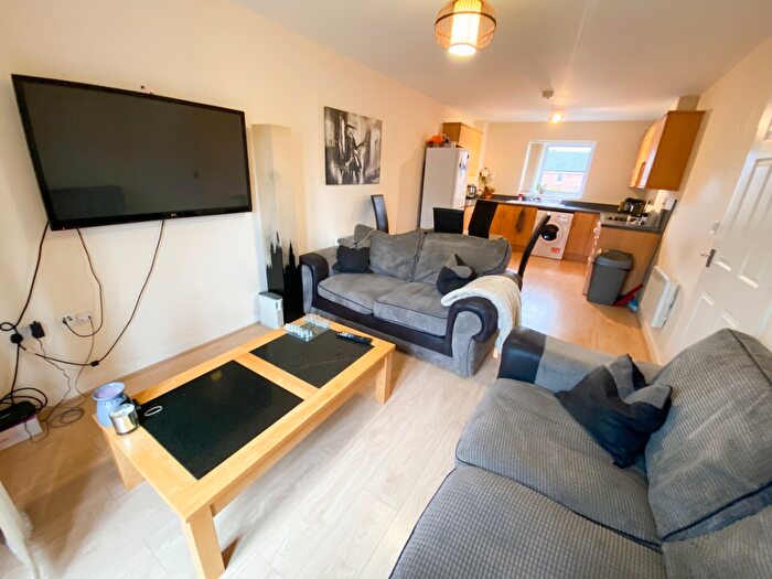 2 Bedroom Flat To Rent In Flat Baronet House - Bed, City Centre, West Midlands, B15