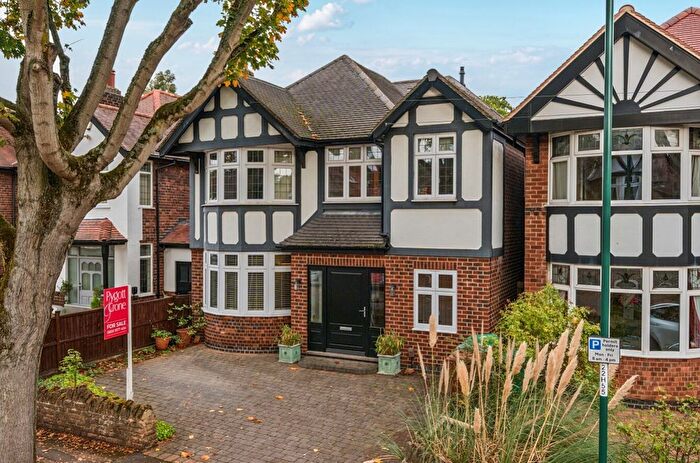4 Bedroom Detached House For Sale In Harrow Road, Wollaton, Nottingham, Nottinghamshire, NG8