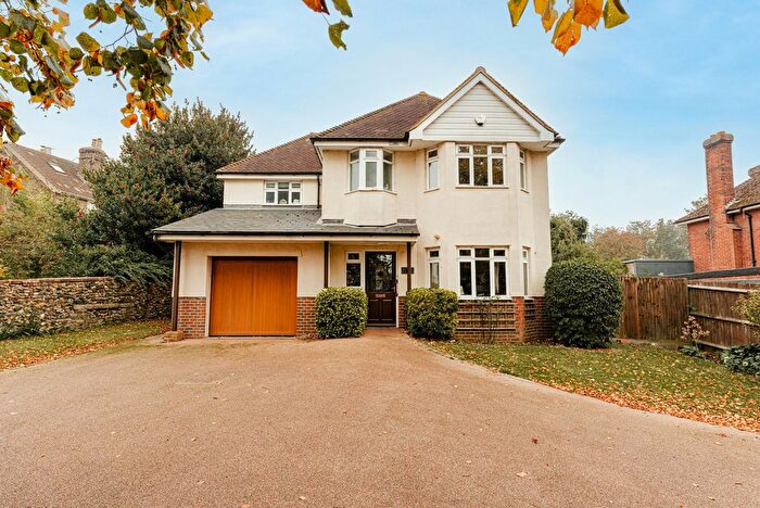 4 Bedroom Detached House For Sale In South Road, Faversham, ME13