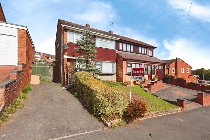3 Bedroom Semi-Detached House For Sale In Grange Lane, Kingswinford, DY6