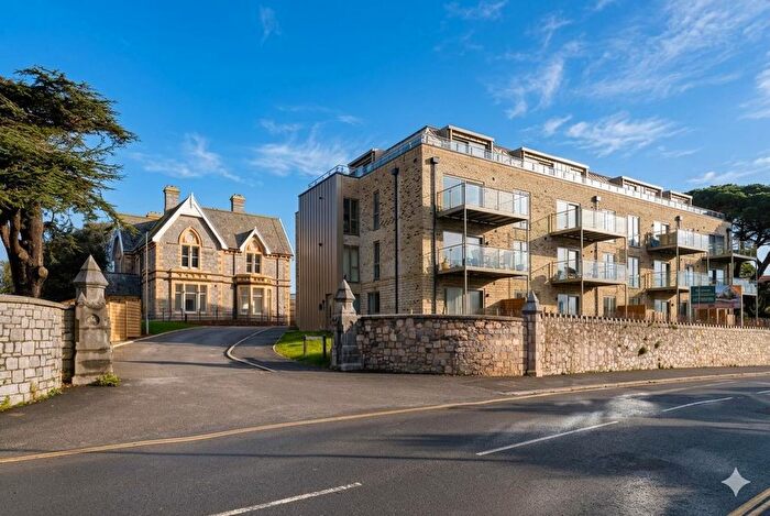 2 Bedroom Flat For Sale In Douglas Avenue, Exmouth, EX8