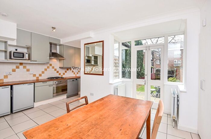 3 Bedroom Detached House To Rent In Alexandra Road, London, N10