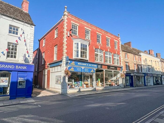 1 Bedroom Flat To Rent In High Street, Malmesbury, SN16