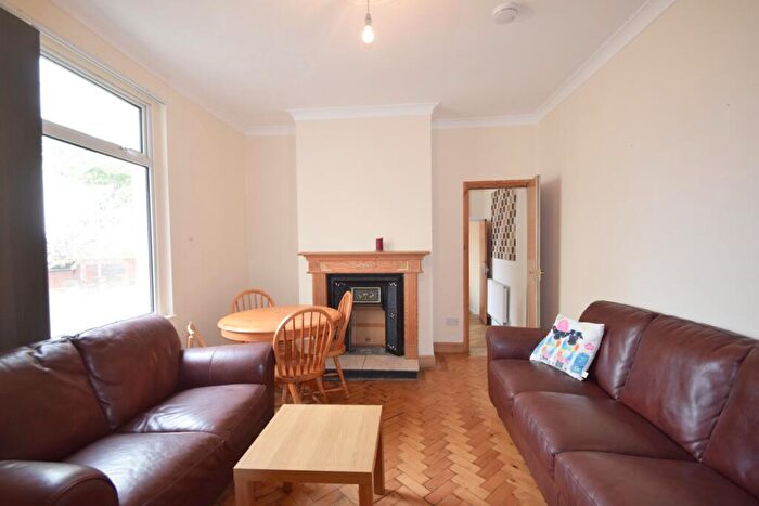 4 Bedroom House To Rent In Summerfield Avenue, Heath, CF14