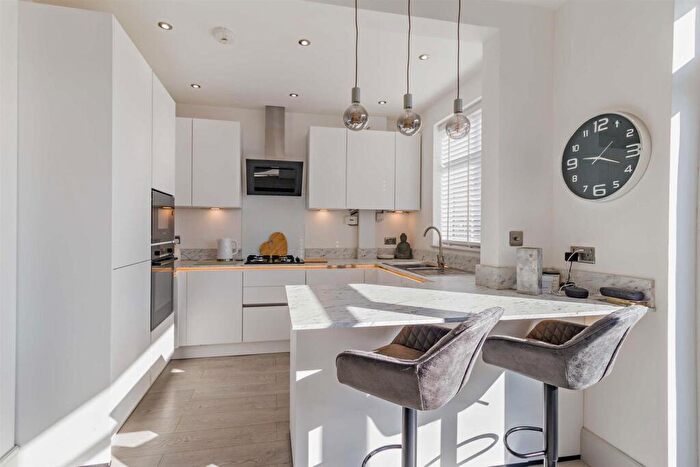 3 Bedroom Semi-Detached House For Sale In Green House Road, Doncaster, DN2