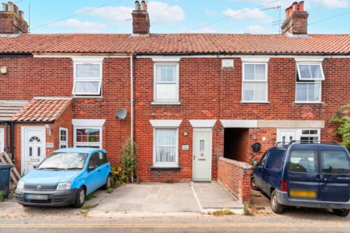 2 Bedroom Terraced House For Sale In Beach Road, Sea Palling, NR12