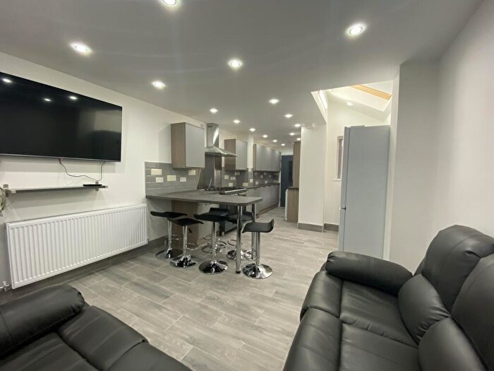 6 Bedroom House To Rent In Tiverton Road, Selly Oak, West Midlands, B29