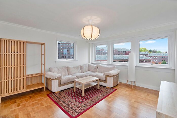 3 Bedroom Flat To Rent In Orchard Brae Gardens, Orchard Brae, Edinburgh, EH4