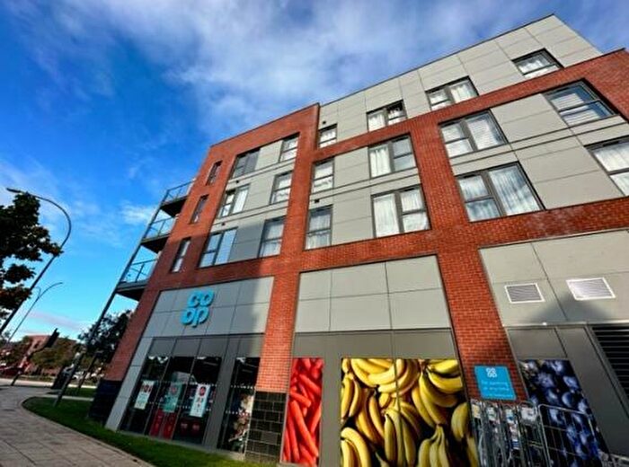 2 Bedroom Flat To Rent In High Street, Northampton, NN5