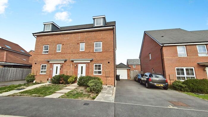 4 Bedroom Semi-Detached House To Rent In Spinning Wheel Drive, Nuneaton, Warwickshire, CV11