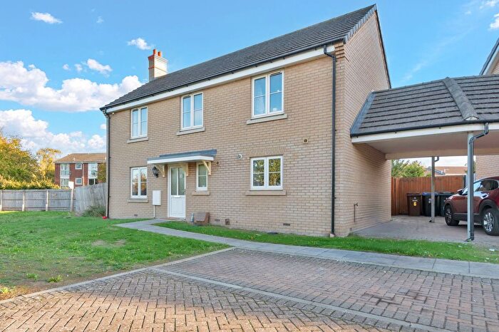 4 Bedroom Detached House To Rent In Mccrae Close, Royston, SG8