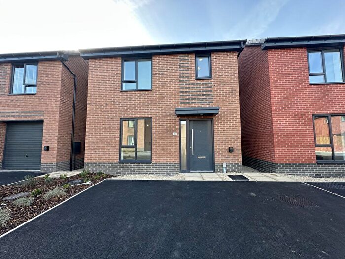3 Bedroom House To Rent In Hollowsbrook Road, Rossington, DN11