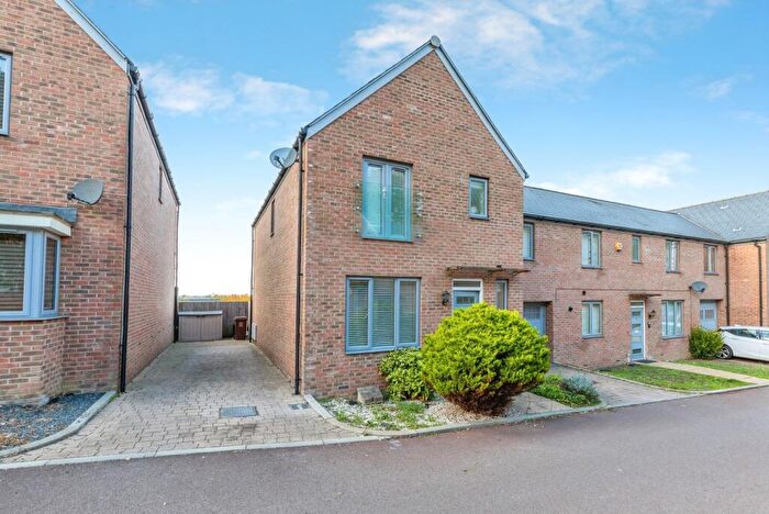 3 Bedroom Semi-Detached House For Sale In Amherst Hill, Gillingham, Kent, ME7