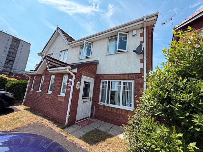 3 Bedroom Semi-Detached House To Rent In Regent Park, Liverpool, L36