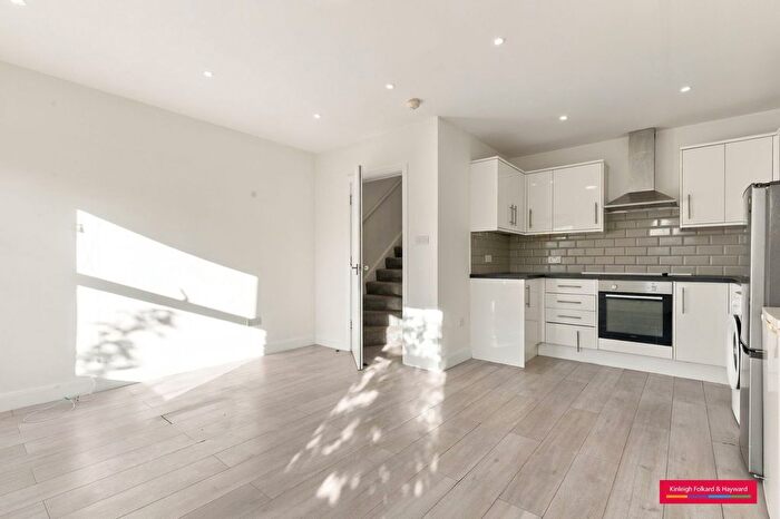 3 Bedroom Flat To Rent In Framfield Road, Hanwell, London, W7