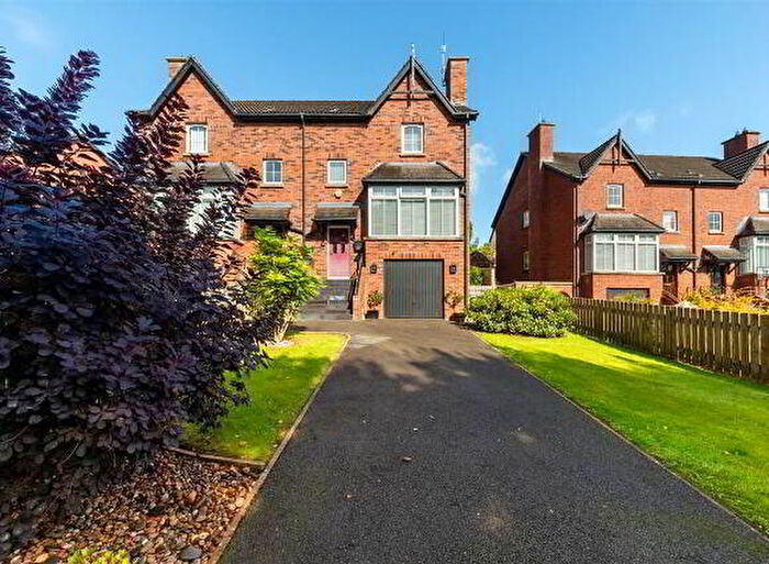 3 Bedroom TownHouse For Sale In Lagmore Glen, Belfast, BT17