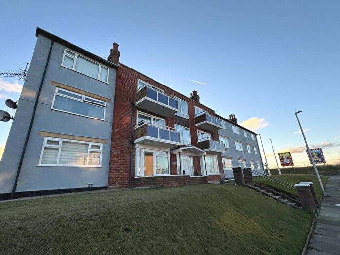2 Bedroom Flat For Sale In Queens Court, Queens Promenade, Bispham, FY2