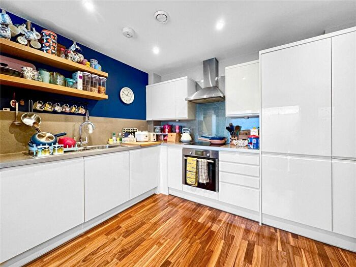 1 Bedroom Flat For Sale In Azalea Drive, Swanley, Kent, BR8