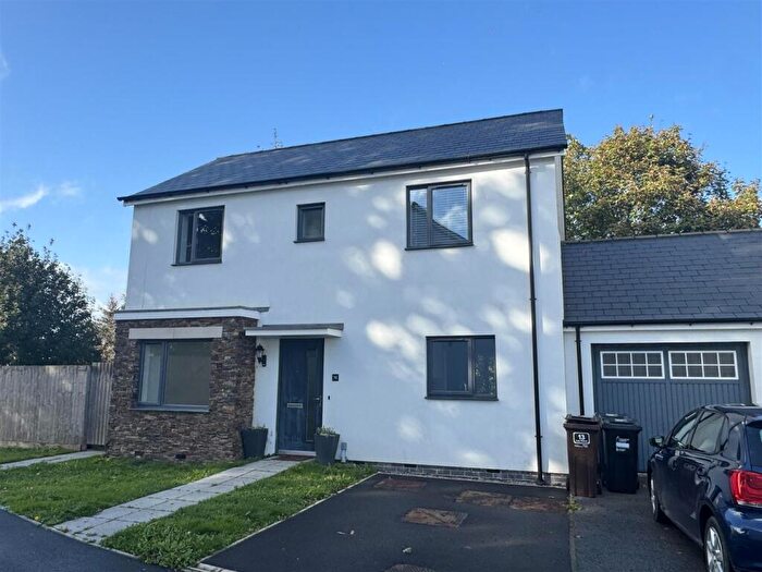 3 Bedroom Link Detached House To Rent In Ley Close, St. Austell, PL25