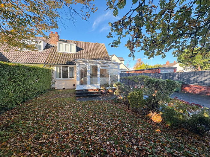 2 Bedroom Semi-Detached Bungalow For Sale In Bells Lane, Lydiate, L31