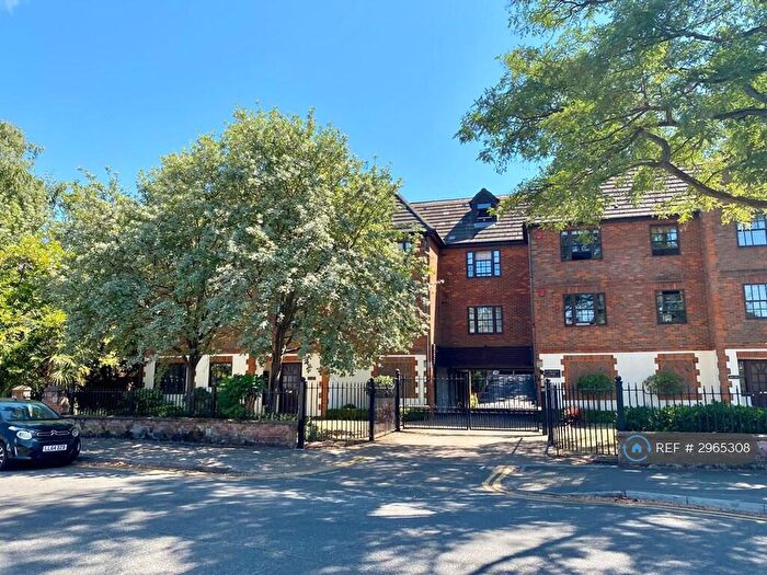 1 Bedroom Flat To Rent In Princes Road, Weybridge, KT13
