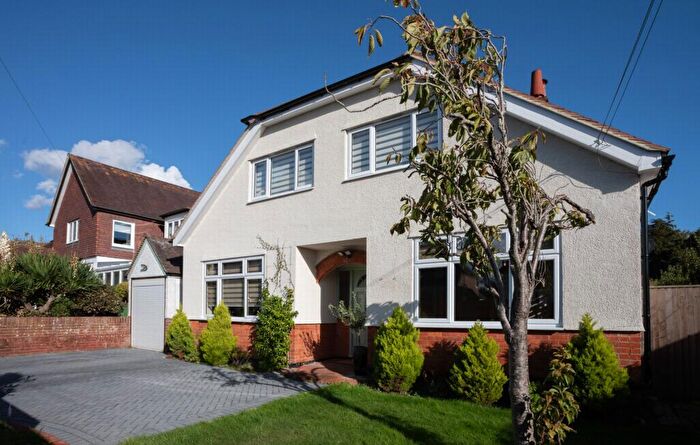4 Bedroom Detached House For Sale In Fairlight Road, Hythe, CT21